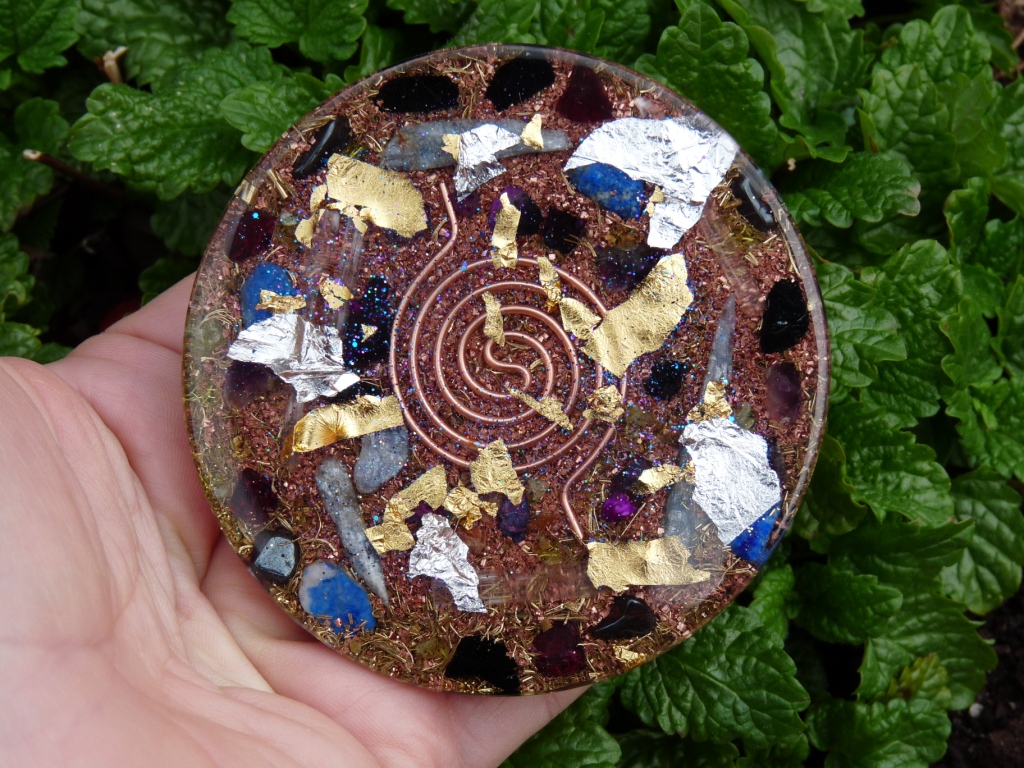 Grand générateur d'Orgone Flavie Dode Naturopathie Réflexologies Bien-être