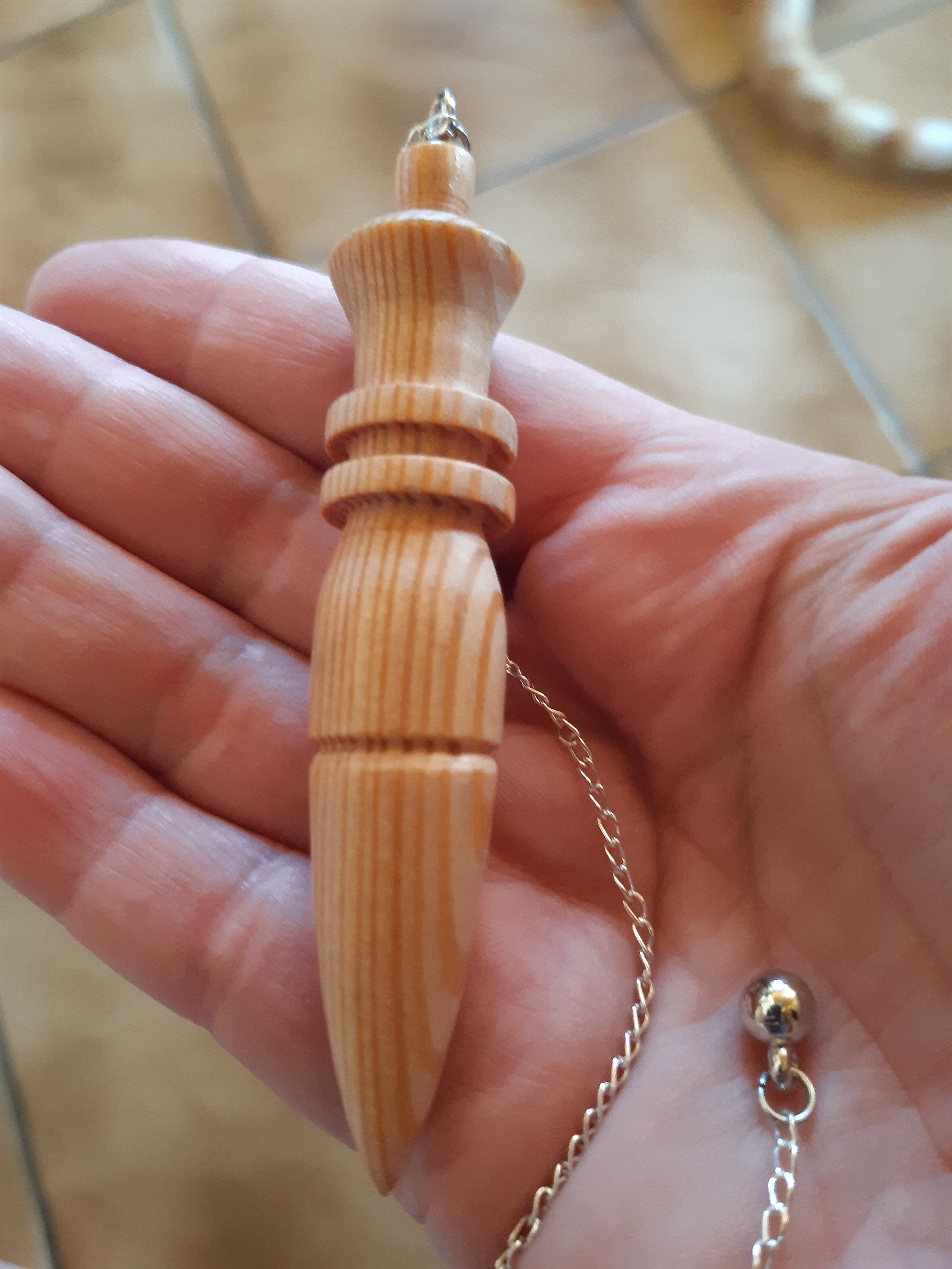 Mon pendule bois mélèze jura suisse Bien-être Angéline Ange Angélique énergie énergétique